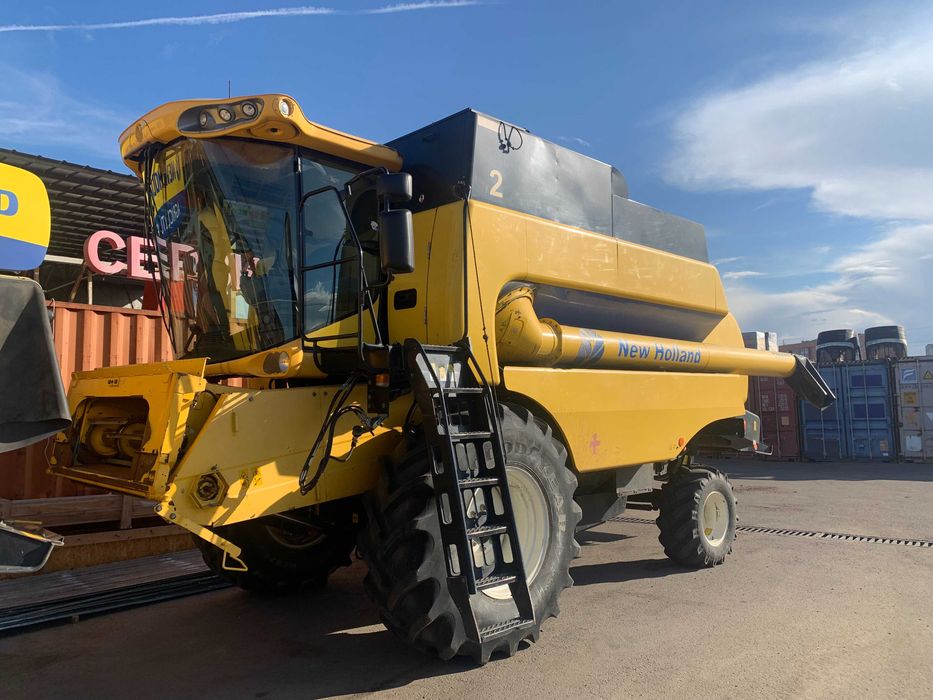 Комбайн New Holland CS6050 c жаткой