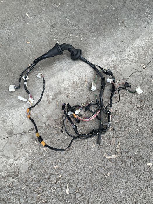 Для камри 55 левая сторона а также в наличии коса