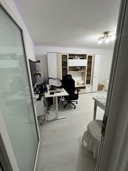 Apartament 3 camere decomandat, 74 mp, etaj 2 – Tecuci