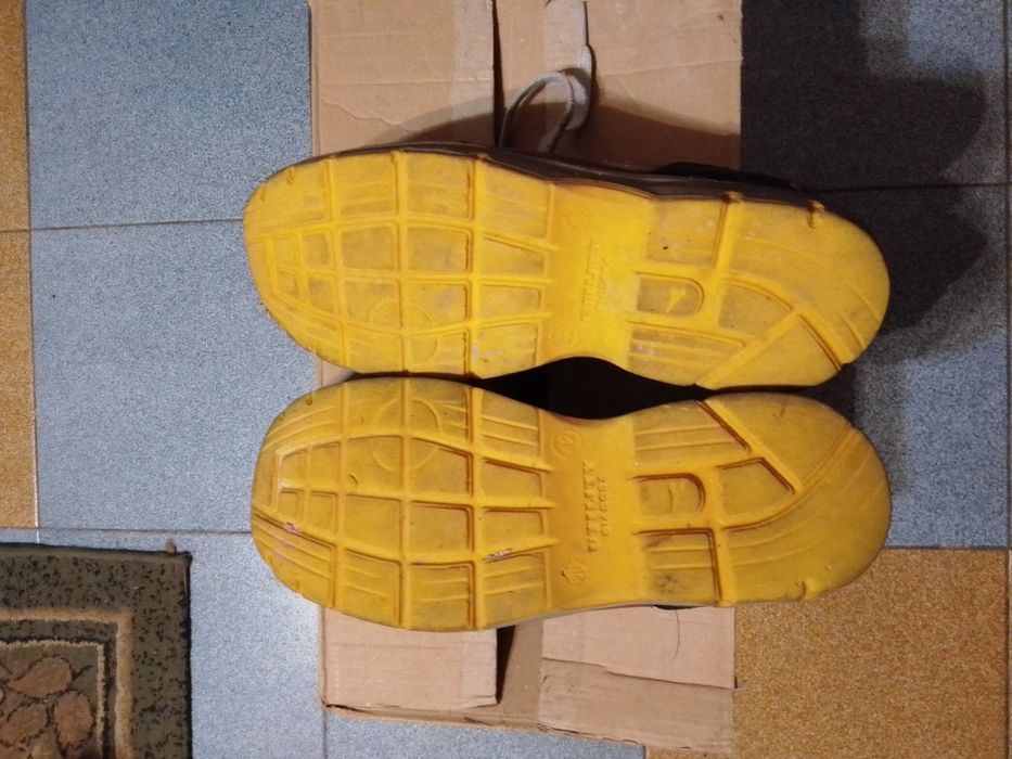 Мъжки маратонки-5евро