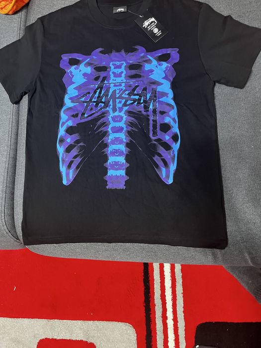Vand tricou stussy nou cu eticheta