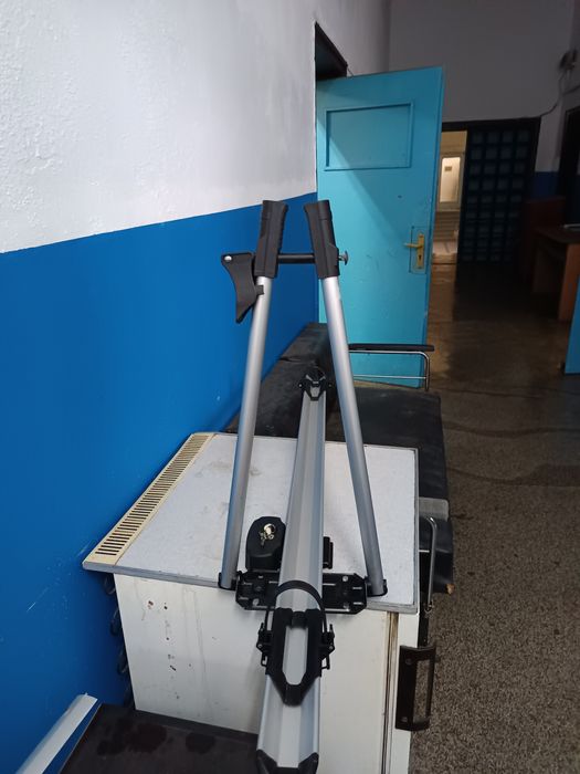 Багажник за велосипед за автомобил.