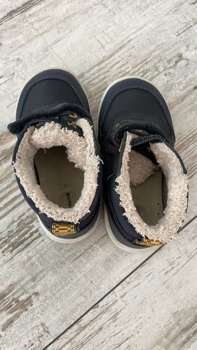 Топли бебешки боти