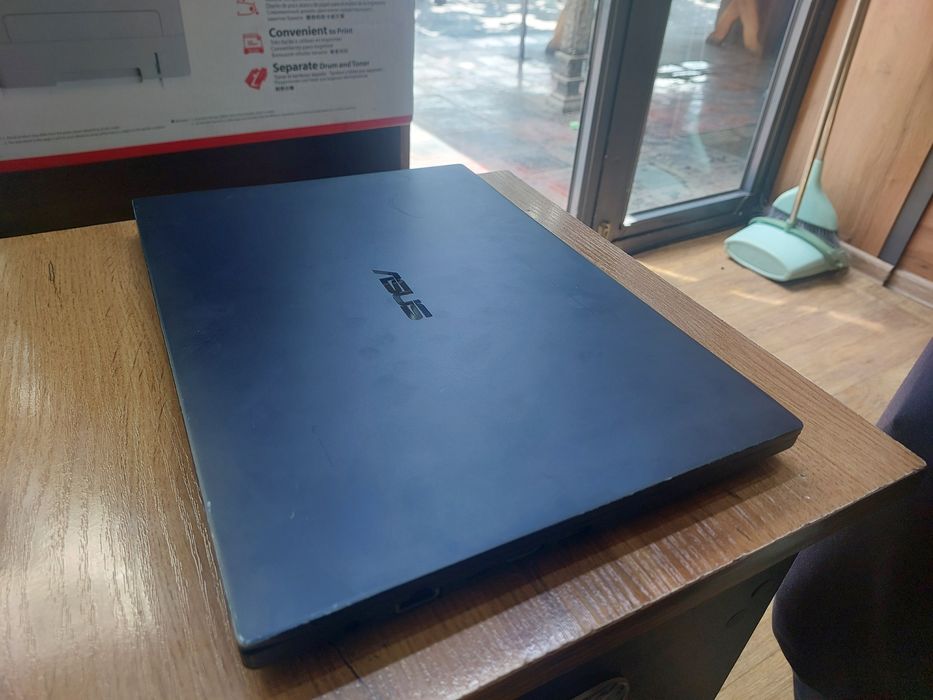 Asus ExpertBook i3 10-avlod