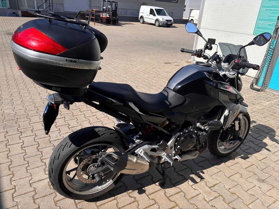 Motocicleta BMW F 900 R