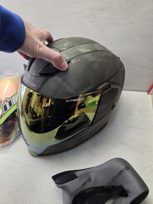 Icon AIRFLITE Battlescar 2 Helmet Каска Нова с Визьори Размер L 59-60