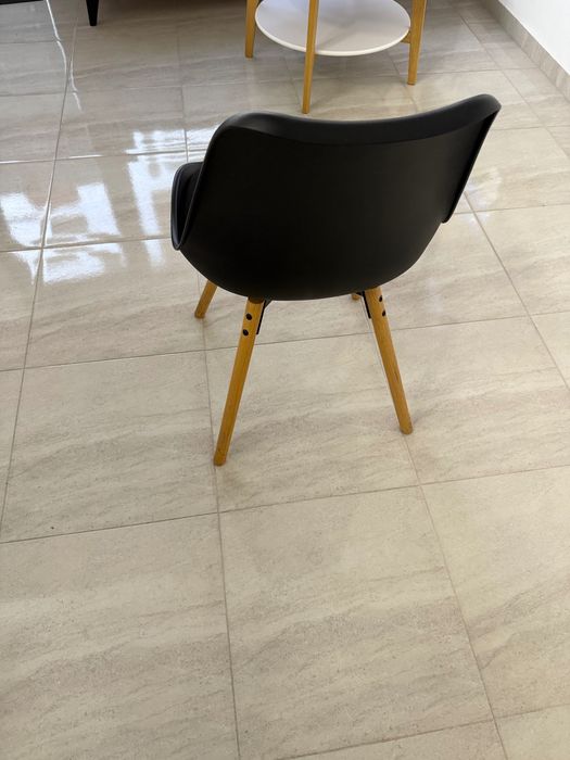 Стол за офис или трапезария