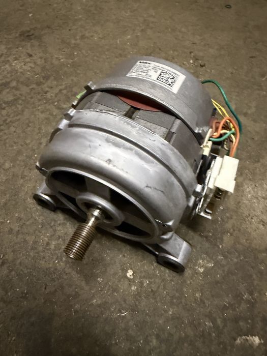 Motor Electrolux Aeg Zanussi cod WU126U35E01 mufa 6 pini