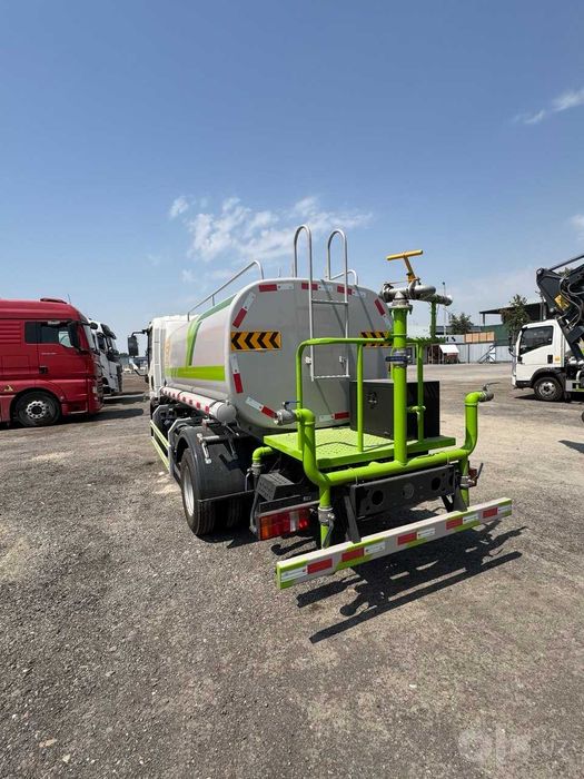 Vodovoz HOWO 4×2  (6 куб)  ВОДОВОЗ Weichai matorda Toshkentda tayyor