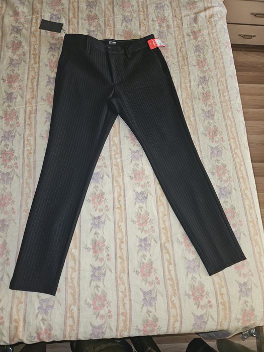 Pantaloni marime S