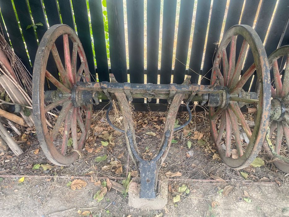 Vând elemente metalice și de lemn - Cǎruțǎ “Cocie” ungurească veche