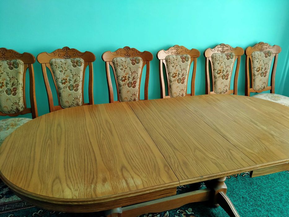 продам стол и стулья 6 штук