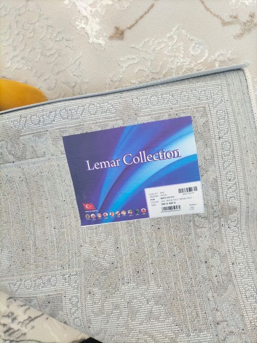 продам ковёр новый