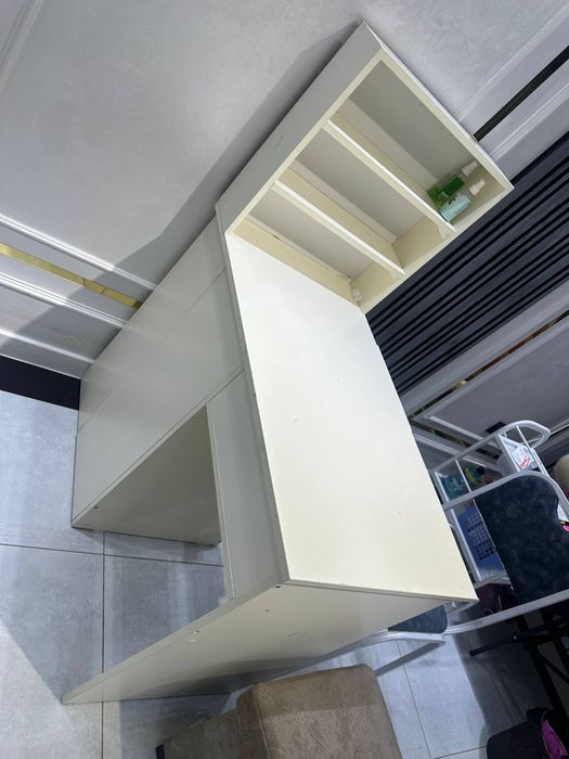 Маникюрный стол для дома и салона