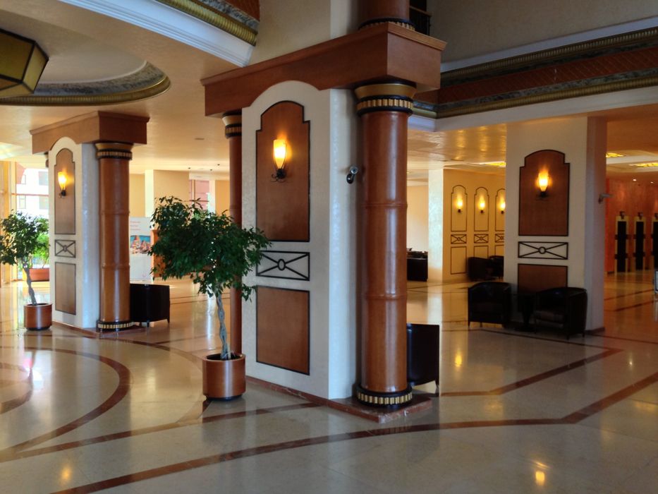 Продава се Тристаен апартамент в к.к. Слънчев бряг - 97 кв.м за 579 €/кв.м - Снимка #2