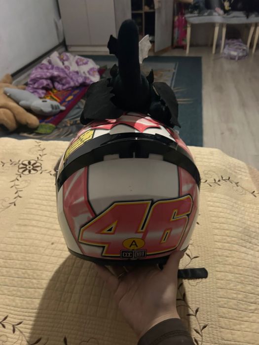 В продаже два шлема