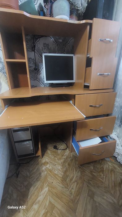 Продам стол для компьютера