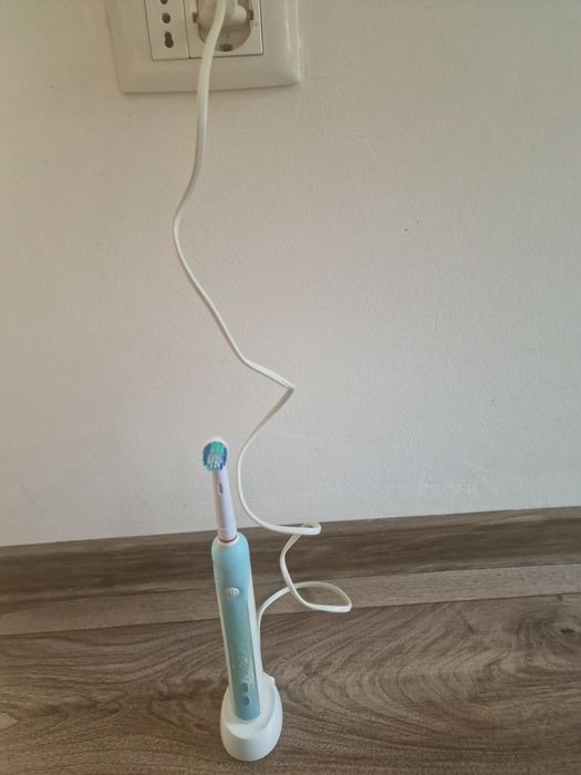 Periuta de dinti Oral B