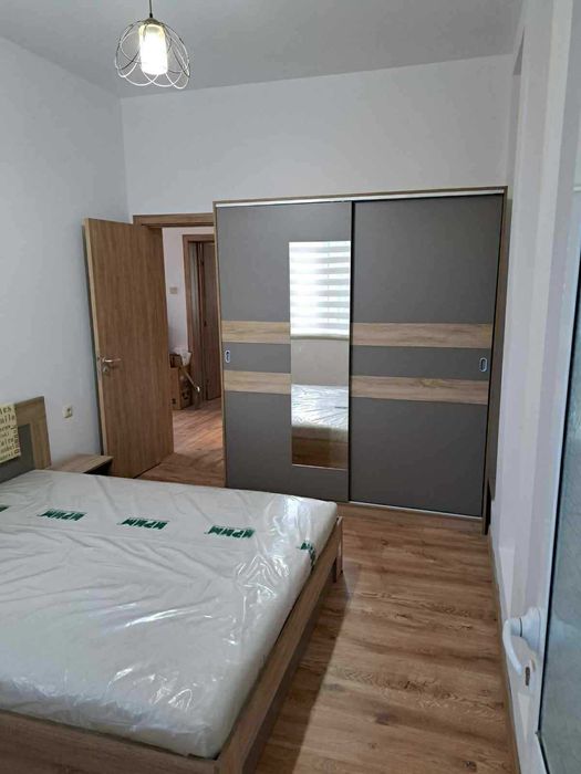 Дава се под наем Тристаен апартамент в Ямбол, Аврен - 90 кв.м за 433.5 € - Снимка #1