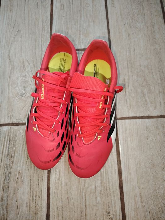 Vând ghete fotbal adidas
