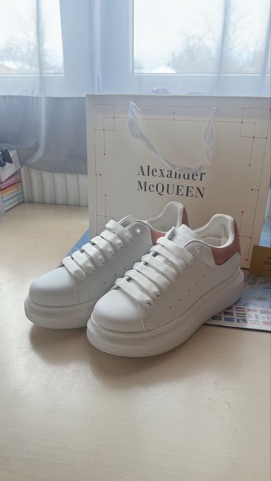 Alexander McQueen White / Pink suede Alb Roz