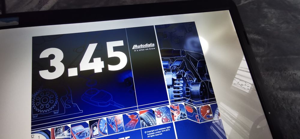 Laptop cu Diagnoză Auto Profesională nouă – Gata de Folosit