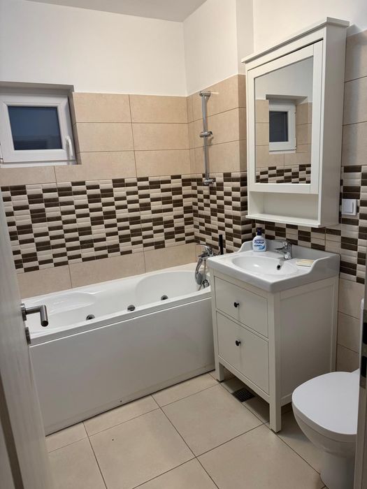 Apartament 3 camere de inchiriat