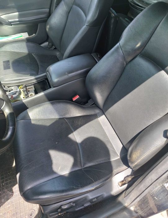 На Части W203 Мерцедес C220 Mercedes