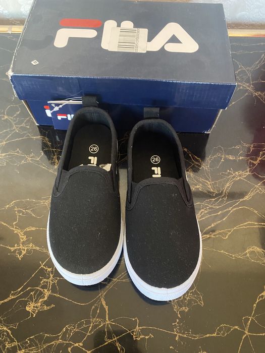 Обувки на fila