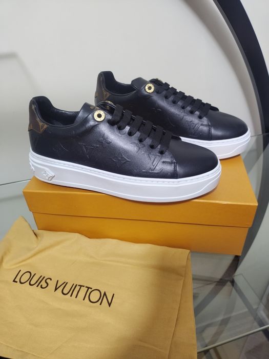 Adidași LV / mărimea 37 / noi in cutie