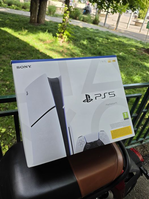PlayStation 5 Slim 1Controoler +Fifa 26 Mortal kombat