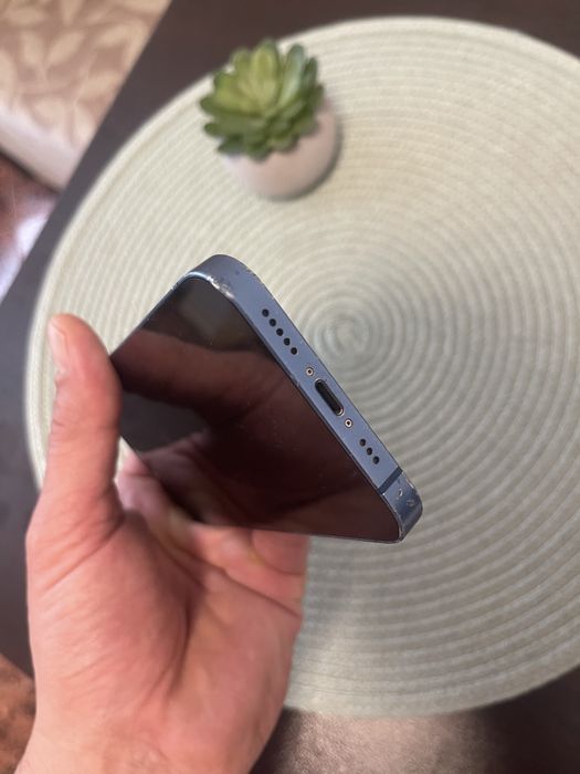 Продавам iPhone 13 128GB в отлично състояние