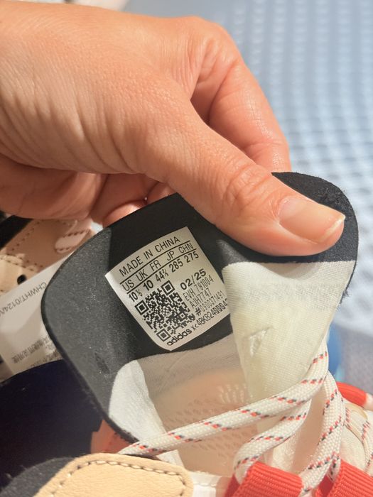 Кроссовки adidas