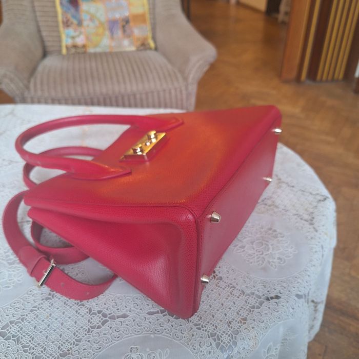 Дамски чанти Furla