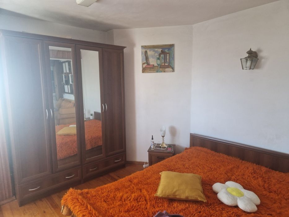 Дава под наем двустаен апартамент