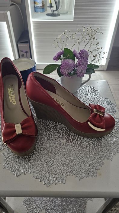 Vând pantofi piele noi marime 39