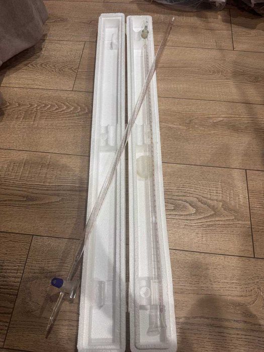 Лабораторные стеклянные посуды.