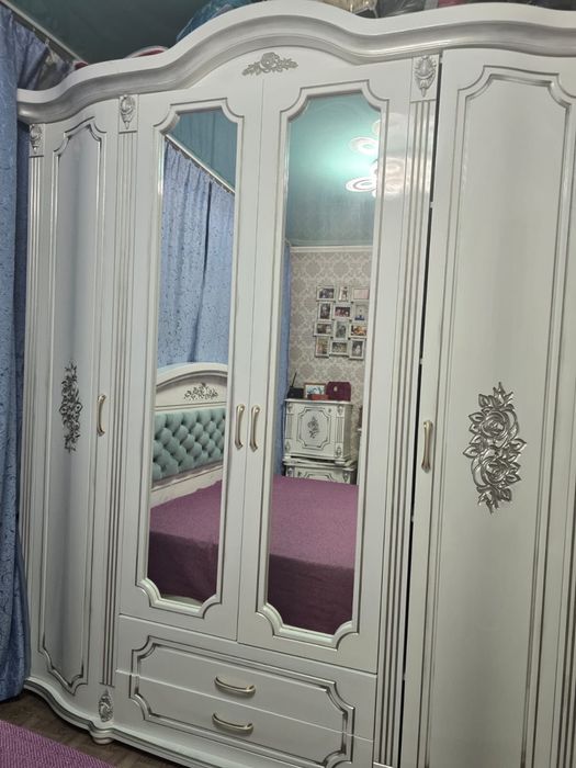 спальный гарнитур в идеальном состоянии!