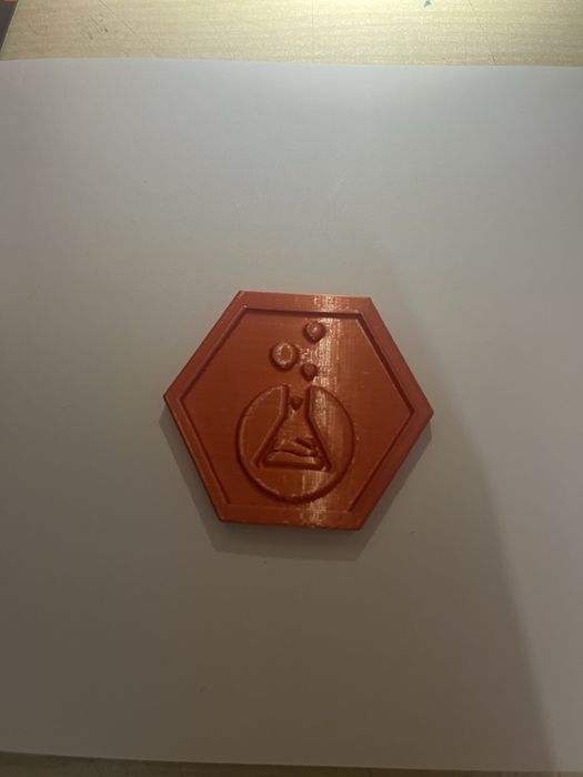 Два лабкойна от 2023 и 2024.