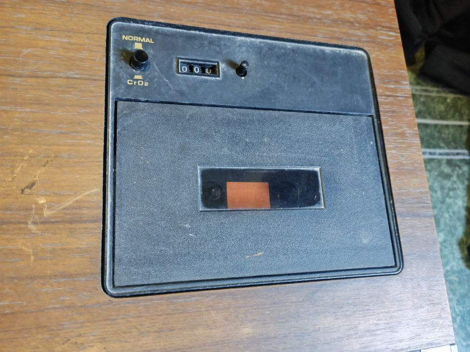 Hitachi  ST2650 радио касетофон и грамофон Dual