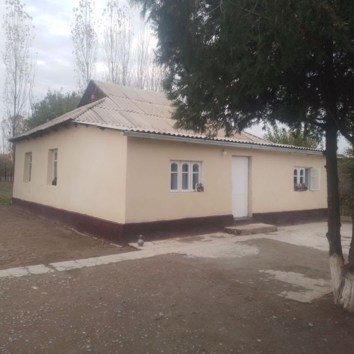 Уй сотилади хамма шаройитлари бор 5 хонали 40 сотих