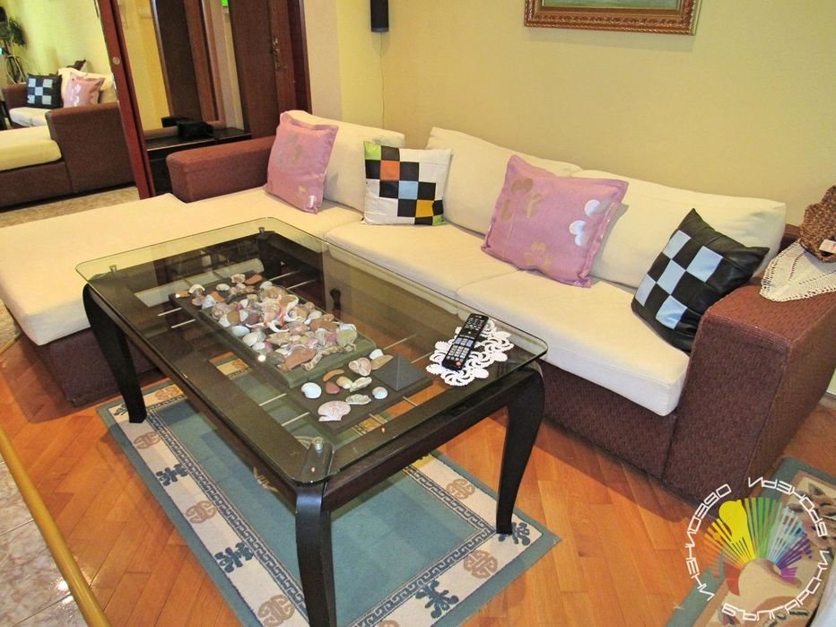 Дава се под наем Двустаен апартамент в Бургас, Лазур - 80 кв.м за 510 € - Снимка #1