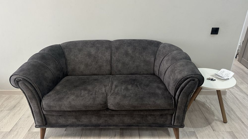 Продается Диван в хорошем состоянии