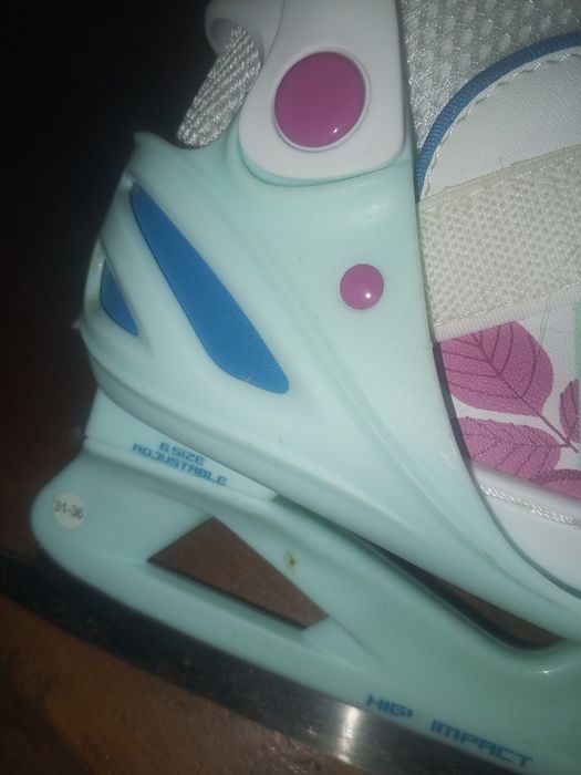 Продам коньки девочки