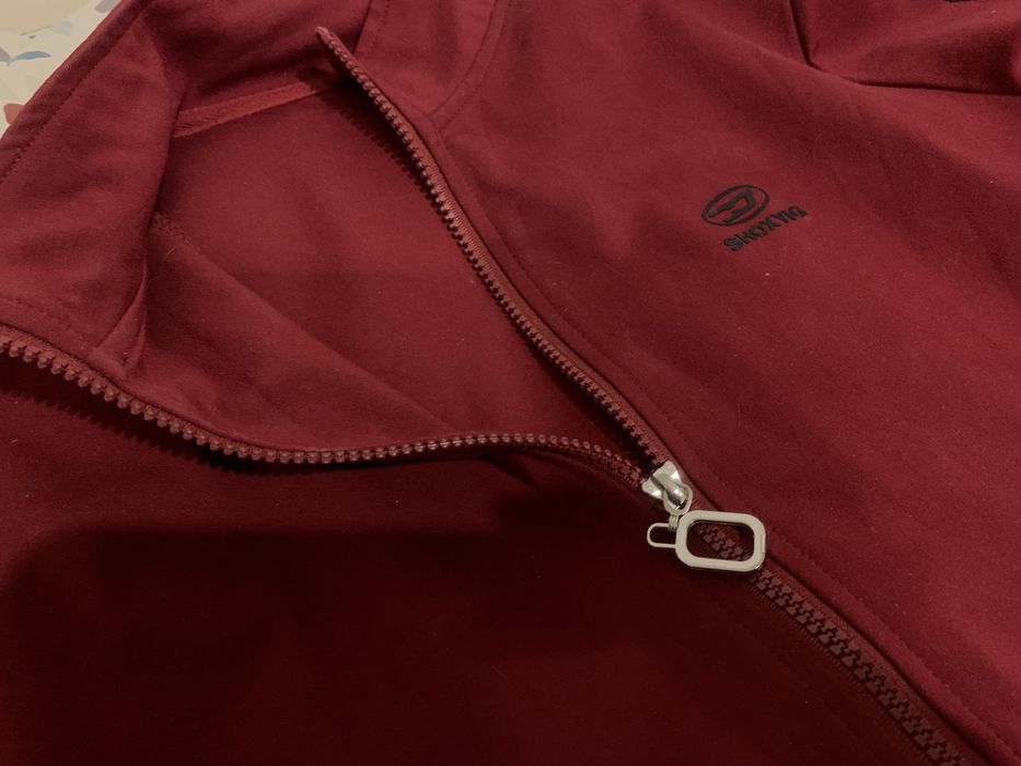 бордовый костюм shox