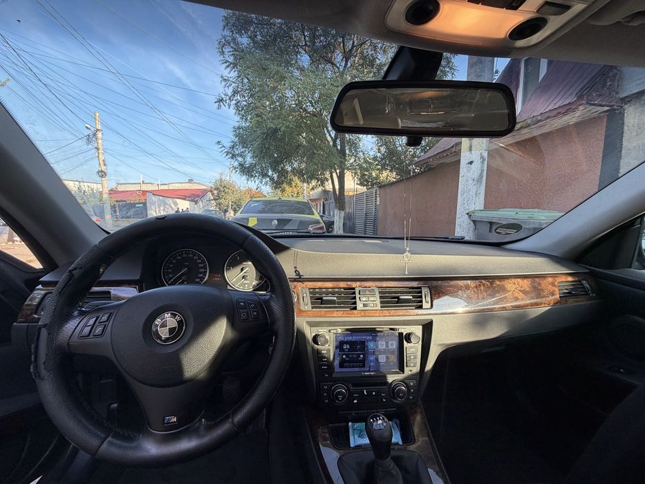 BMW Seria 3 2010 — imagine 5