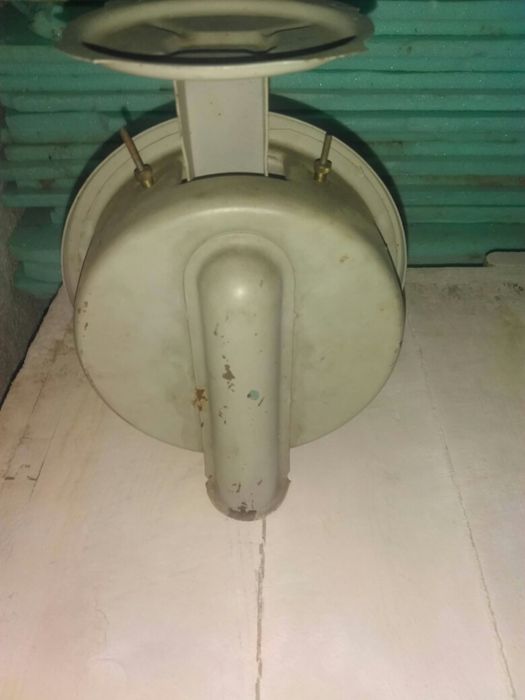 Продавам стар Руски настолен кантар