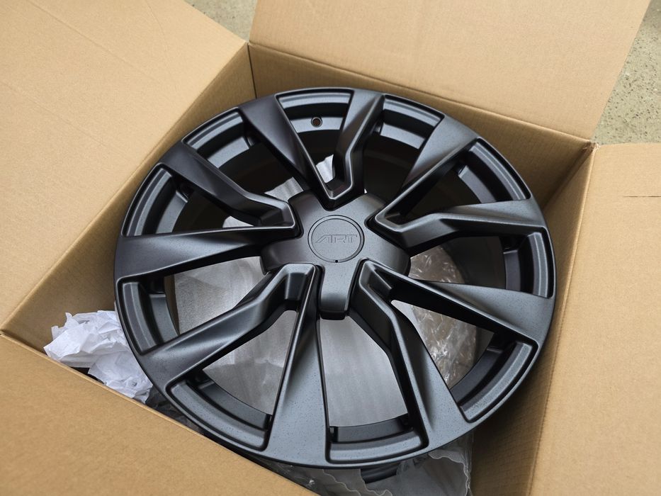 Jante de aliaj pentru  Tesla pe 18  marca silver line