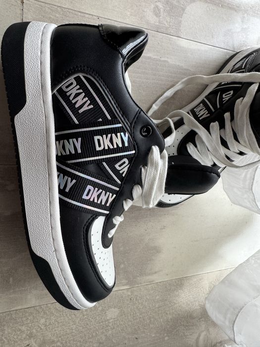 Adidasi marimea 37 DKNY