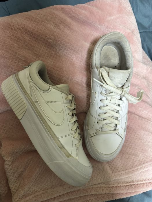 Дамски маратонки Nike